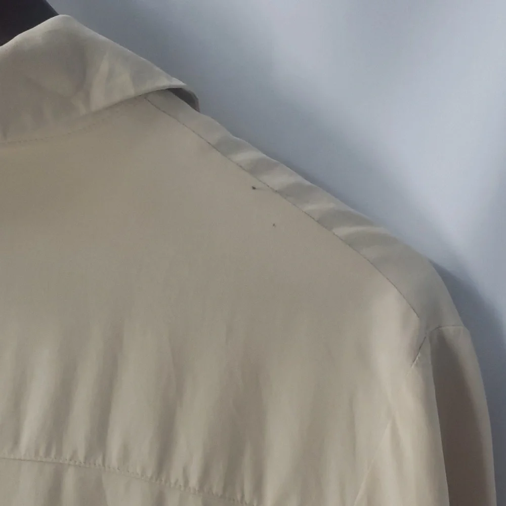 💯% Silk “Anne Carson” Button Up Blouse Size LP - Picture 6 of 8